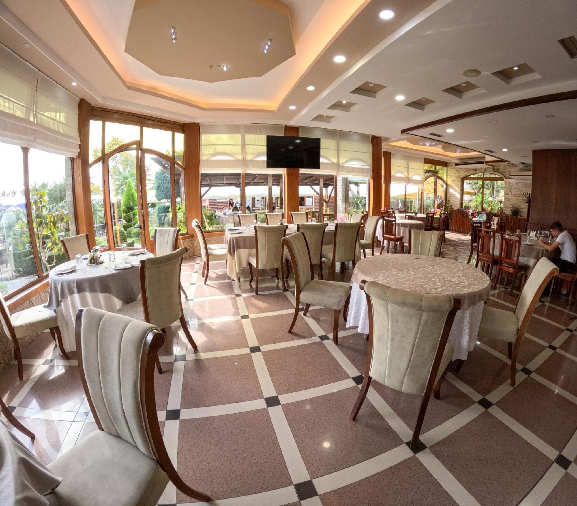 Buna Park Hotel Shkodër Eksteriør bilde